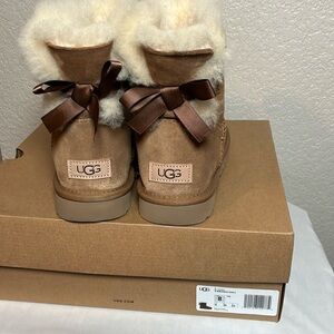 UGG Mini Bailey Bow II Boot chestnut size 8